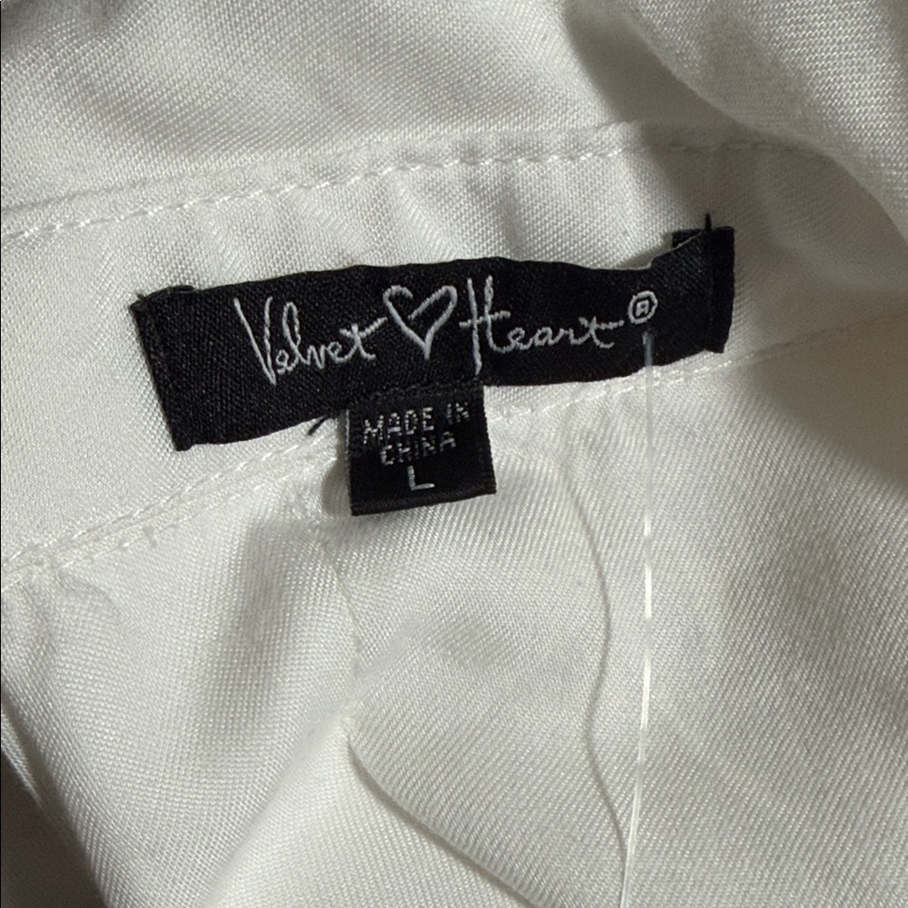 White collar shirt - Picture 4 of 4